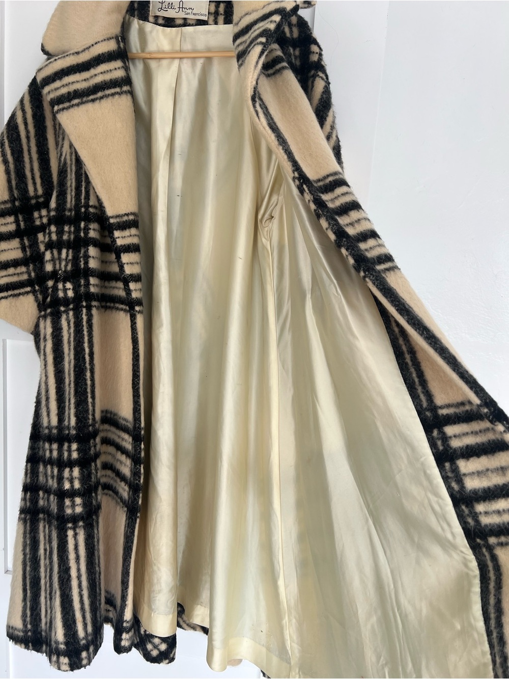 Vintage Cream & Black Plaid Wool Coat - Picture 4 of 6